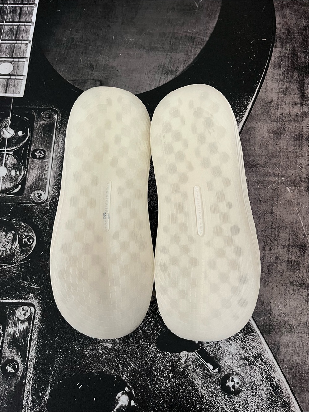 NEW Reebok Slides - Picture 13 of 13